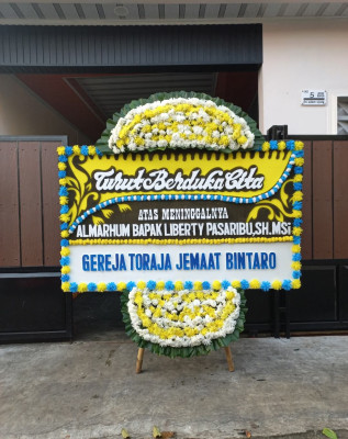 Papan Bunga Duka di Kartoharjo